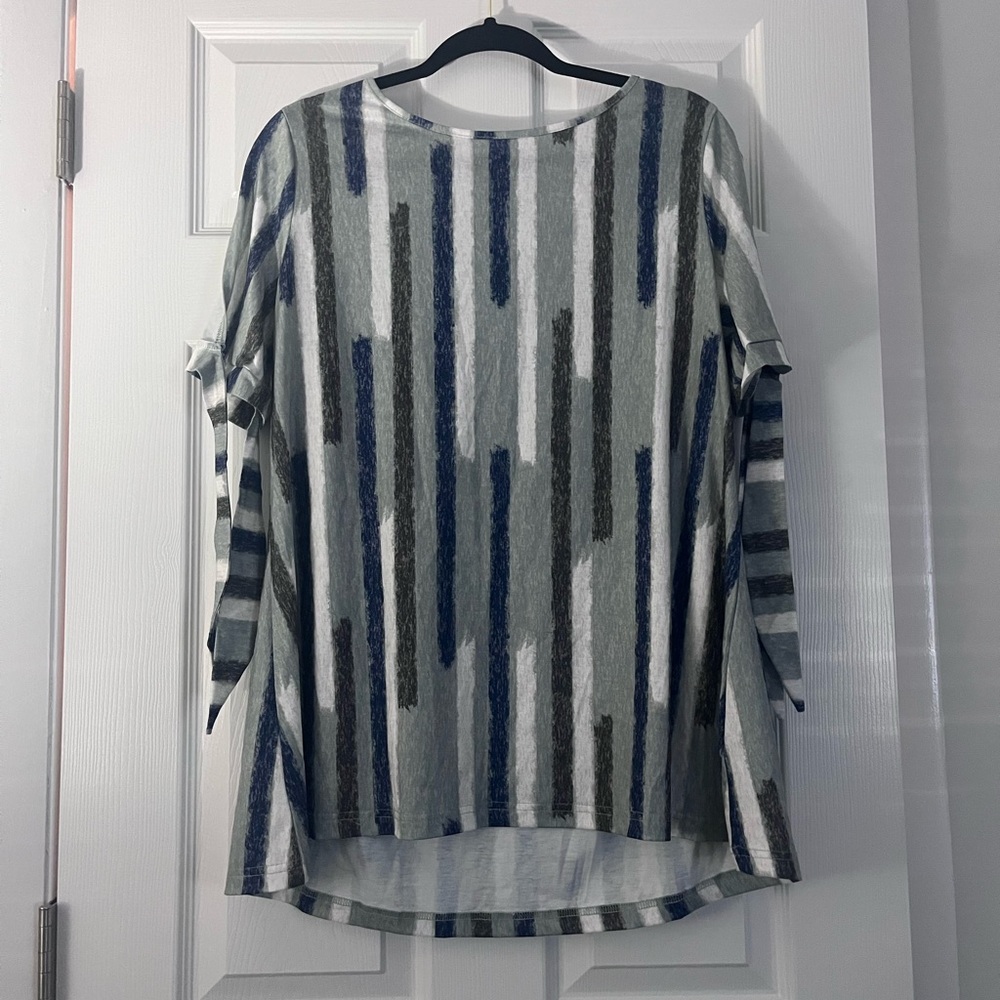 Striped Short Sleeve Tie Top in Gray and Blue